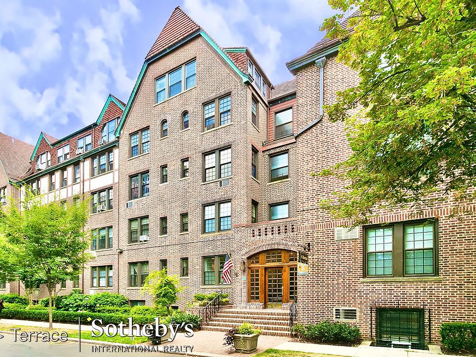 1st image of 6 Burns St APT 218