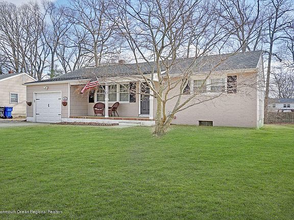 2nd image of 757 Bay Ave