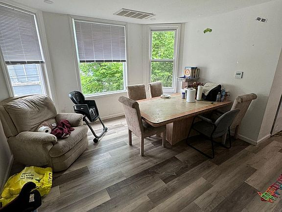 2nd image of 210 17th Ave Floor 2