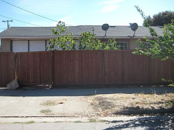 2nd image of 2706 Chopin Ave