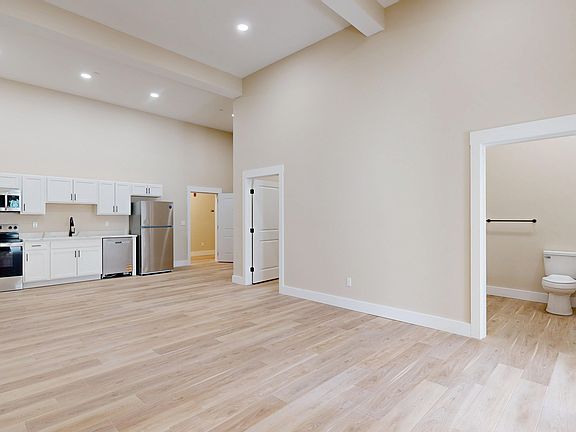 5th image of 80 Lake St #202