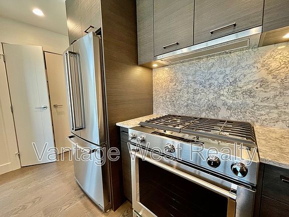 4th image of 1191 Sunset Dr #2901