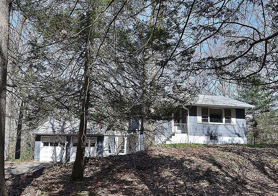 2nd image of 114 Neds Mountain Rd