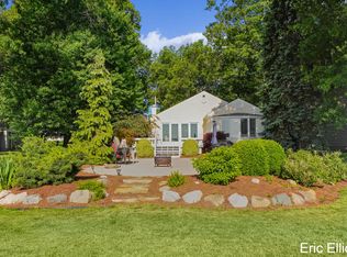 365 Big Bay Dr, Holland, MI 49424