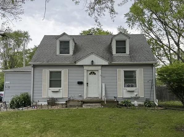 304 Fairview Dr, Champaign, IL 61820
