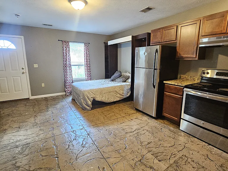 312 W Monroe St #1 — Photo 5