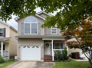 8923 Riley Ave, Lyndon, KY 40242