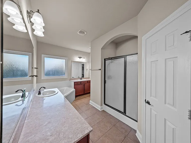 6107 Waterford Ln — Photo 9