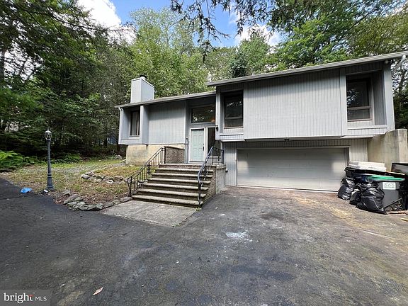 3rd image of 2533 Country Club Dr