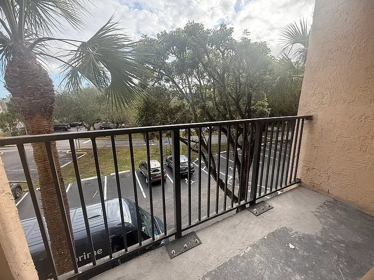 14211 N Kendall Dr #311 — Photo 3