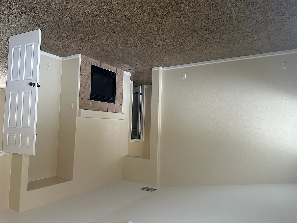 Building Photo - 1211 Jewel Flower Dr