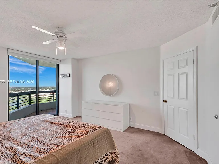 3500 Mystic Pointe Dr #3302 — Photo 17