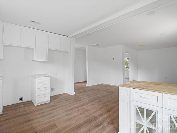 5th image of 1601 Sigmon St