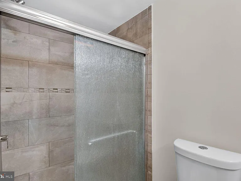 9305 Bathgate Ct — Photo 17