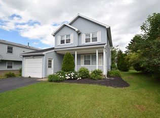 6 Buttonbush Ln, West Henrietta, NY 14586