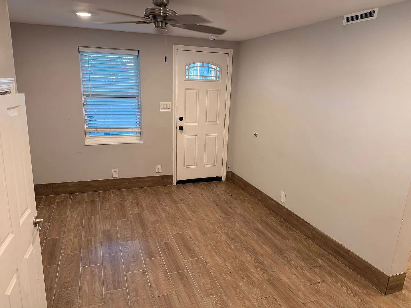 105 James Agee St Knoxville TN — Photo 3