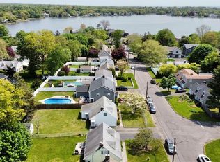 24 Middlebury St, Stamford, CT 06902