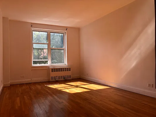 Rented by Walker Whiteside Pettibone, LREB | media 7