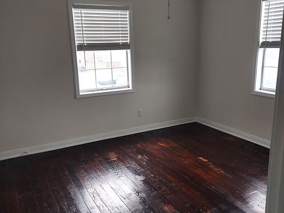 3rd image of 2842 Columbus Ave