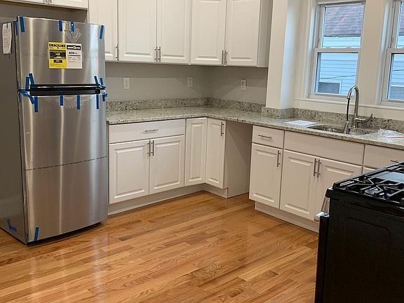3rd image of 21 W Green St Floor 2