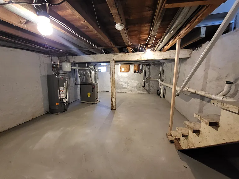 830 W Wilkes Barre St — Photo 13