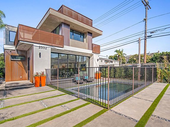 2nd image of 2332 Louella Ave