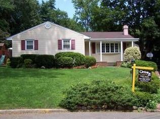 15 Jan Ct, Hillsdale, NJ 07642