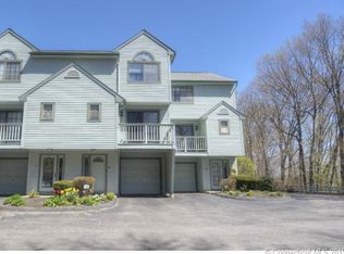 28 Village View Ter, Meriden, CT 06451
