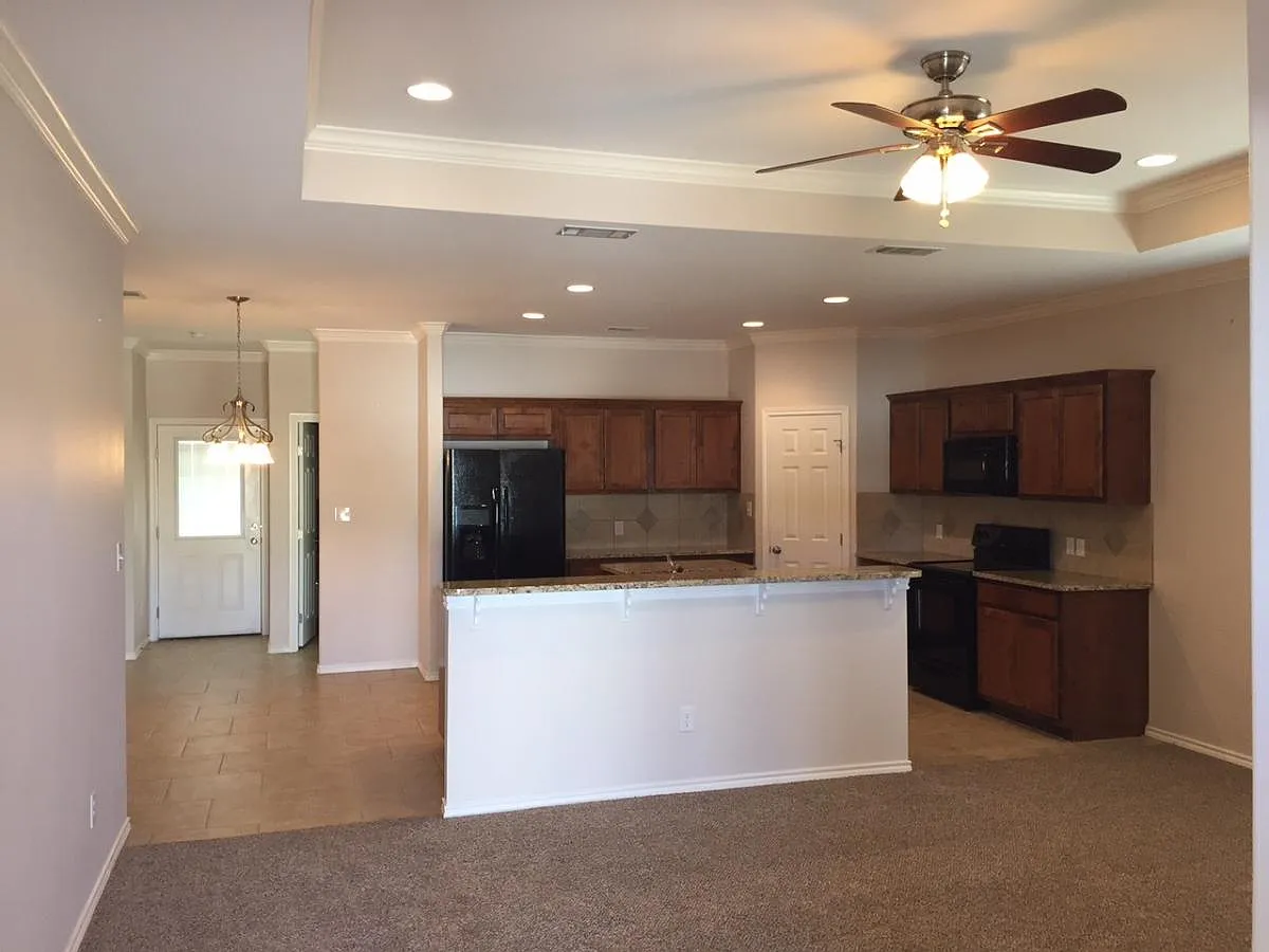 2 bed, 1287 sqft, $1,520 — Photo 2