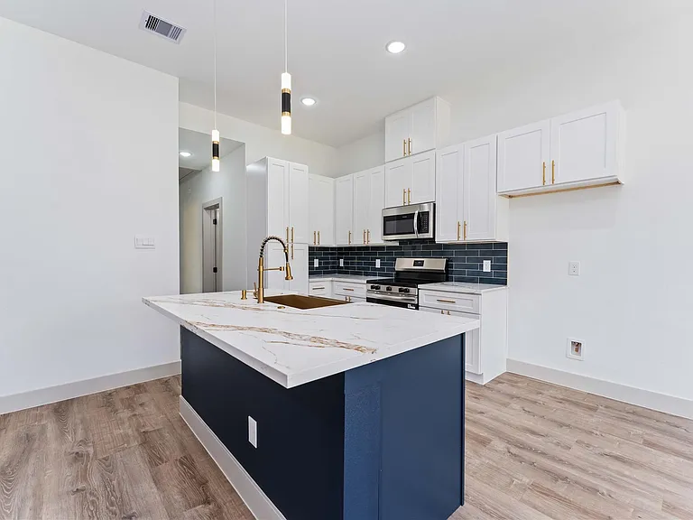 9001 Nyssa St #B — Photo 11