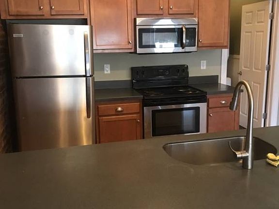 3rd image of 4-6 Sheridan Ave Floor 3C-3