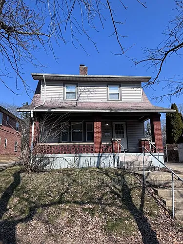 101 E Bruce Ave Photo 1