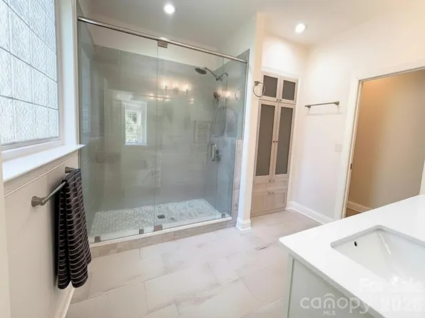 1022 Fleming Ln, Matthews, NC 28104
