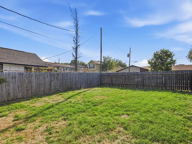 1103 Booker Ave #B — Photo 15