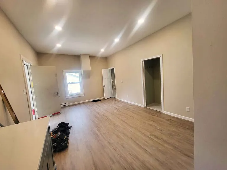 544 N Chatham St — Photo 14