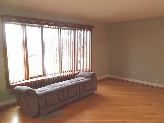 4th image of 9209 W 169th Pl