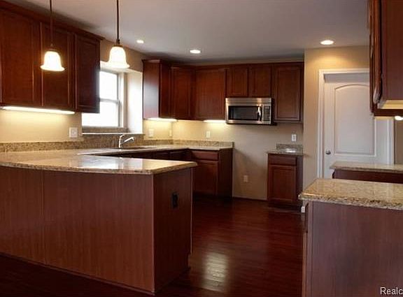 3rd image of 54834 Brentwood Dr