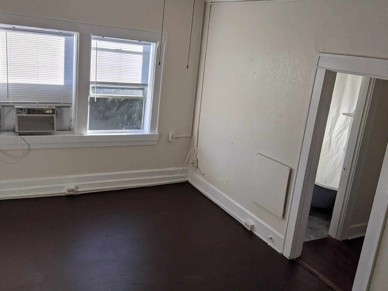 Studio, 450 sqft, $1,100 — Photo 2