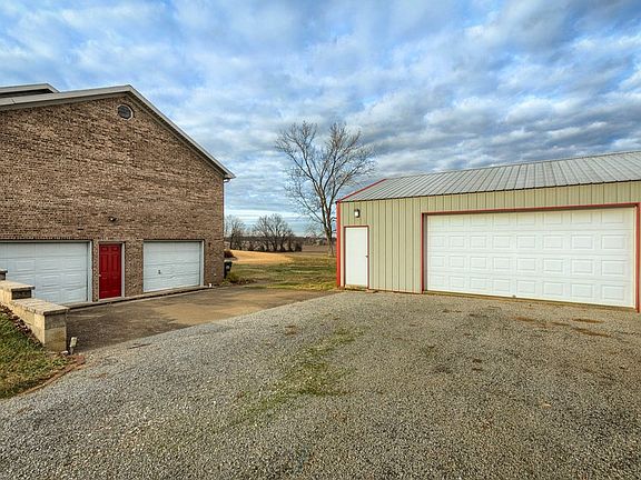 4th image of 3557 London Pike