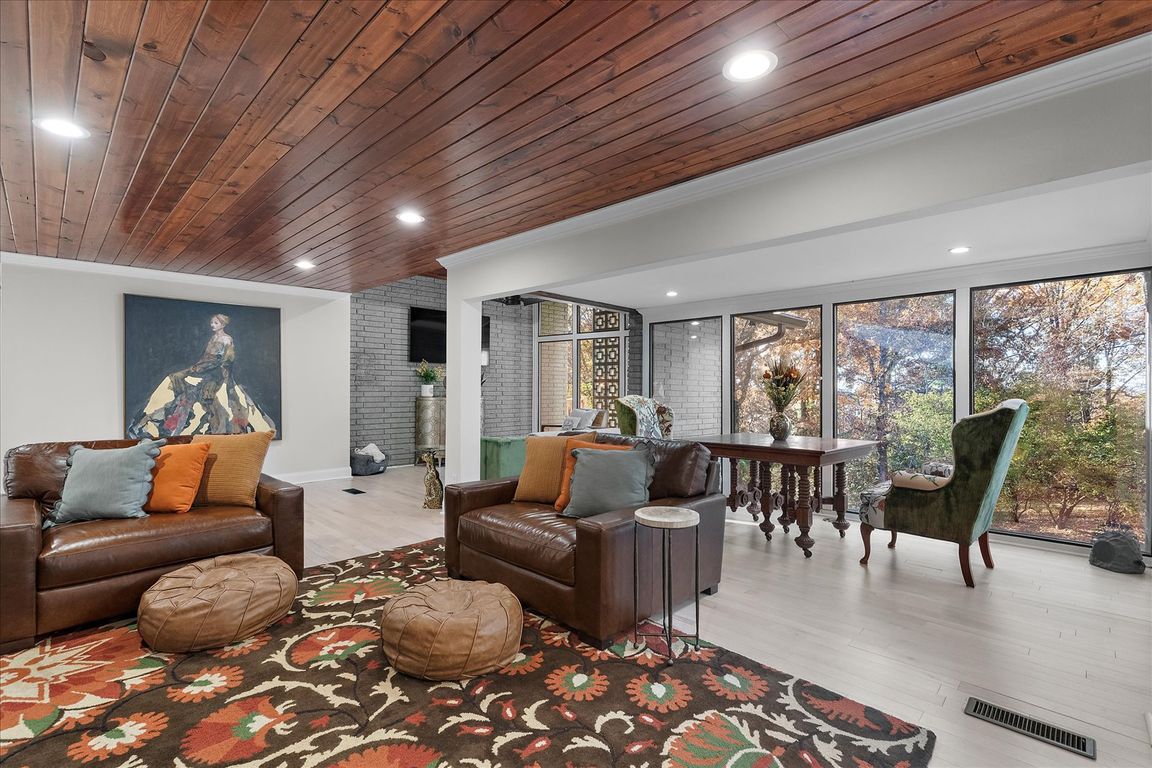 next background image