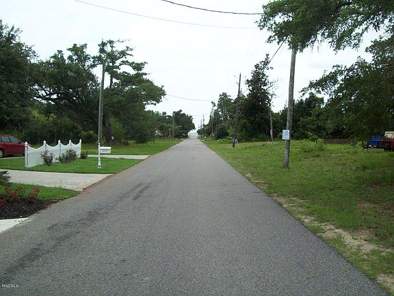 5th image of 214 S Lang Ave