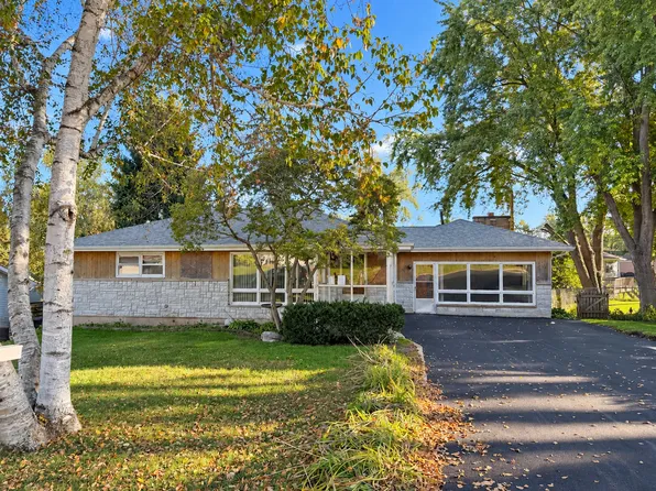 1401 Channel Beach Ave, Johnsburg, IL 60051
