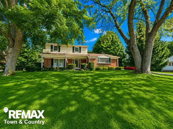 2516 Redwood Dr, Flushing, MI 48433