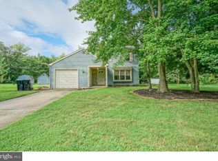 28 Hampton Pl, Sicklerville, NJ 08081