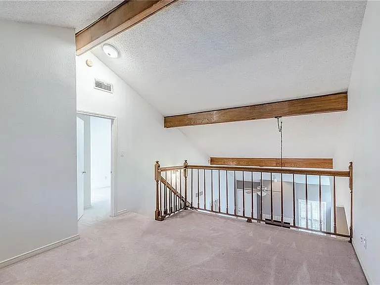 2407 Overland Ln — Photo 10
