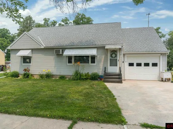 35 7th Ave S, Saint James, MN 56081