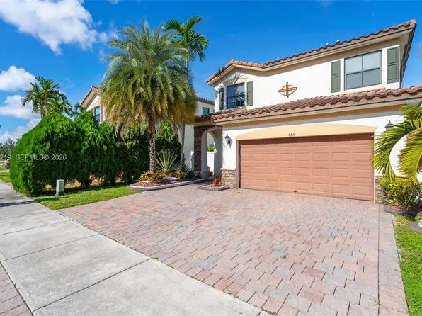 8818 W 33 Road Ave, Hialeah, FL 33018
