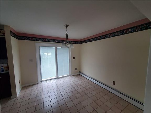 5th image of 557 Leon Dr