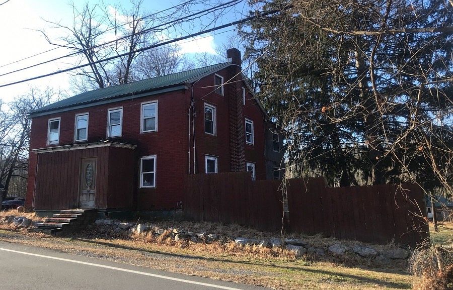 2nd image of 95 Chapel Hill Rd