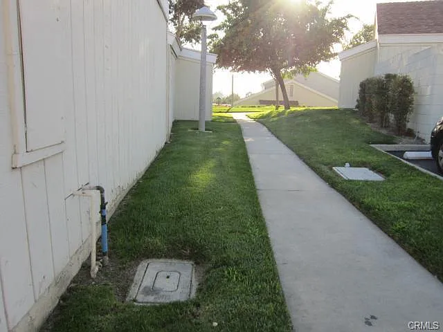 1075 Springs Ln — Photo 6